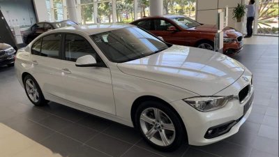 So sanh xe Mercedes-Benz C200 2019 va BMW 3-Series