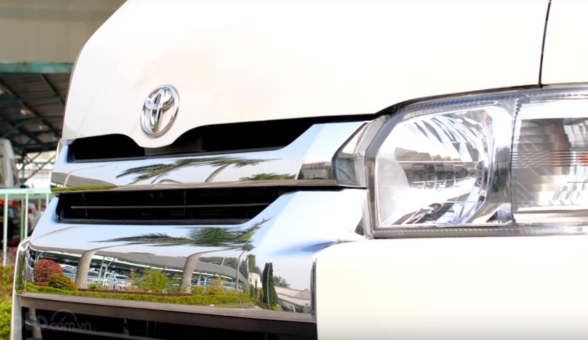 Đánh giá xe Toyota Hiace 2019 5