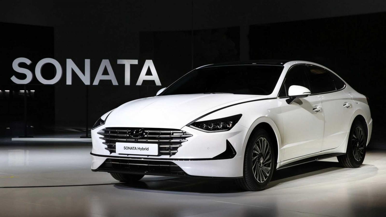 Hyundai Sonata thế hệ mới ra mắt đẹp hơn, mạnh hơn 5 Hyundai Sonata thế hệ mới ra mắt đẹp hơn, mạnh hơn a5
