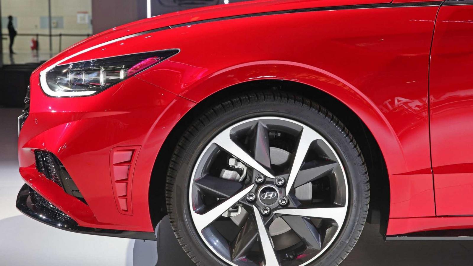 Hyundai Sonata thế hệ mới ra mắt đẹp hơn, mạnh hơn 3 Hyundai Sonata thế hệ mới ra mắt đẹp hơn, mạnh hơn a3