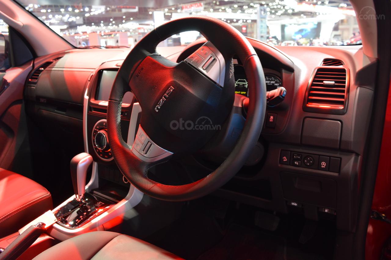 [BIMS 2019] Isuzu MU-X mang đến cảm giác lái ngầu hơn