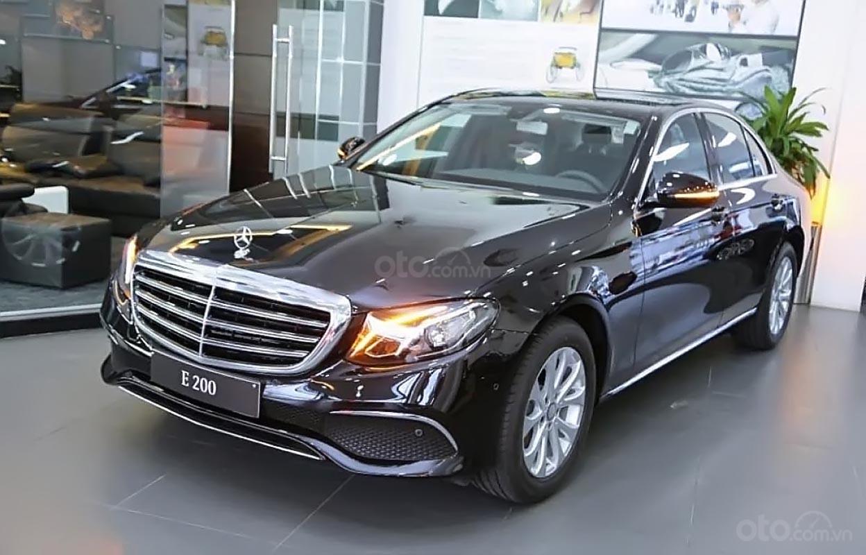 Mercedes 200 цена. Mercedes Benz e200. Мерседес е200. Е 200 Мерседес е200. Mercedes e200 2019.