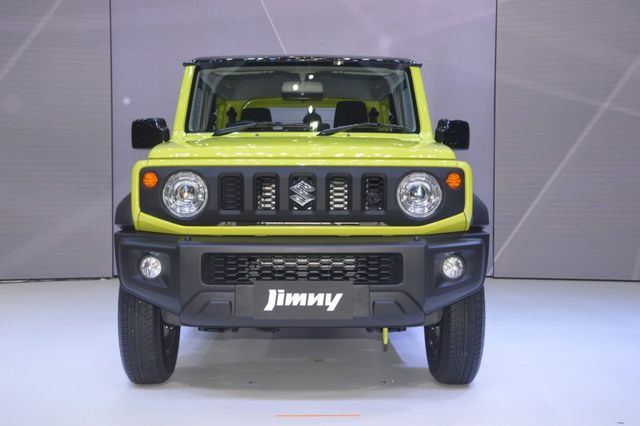 Suzuki Jimny trình làng tại Thái Lan, giá hơn 900 triệu đồng Suzuki Jimny trình làng tại Thái Lan, giá hơn 900 triệu đồng 3