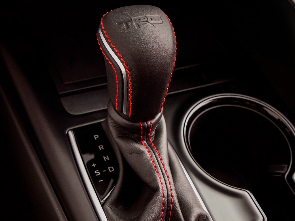 Toyota Camry trình làng phiên bản Black Sport V6 đậm chất thể thao 13