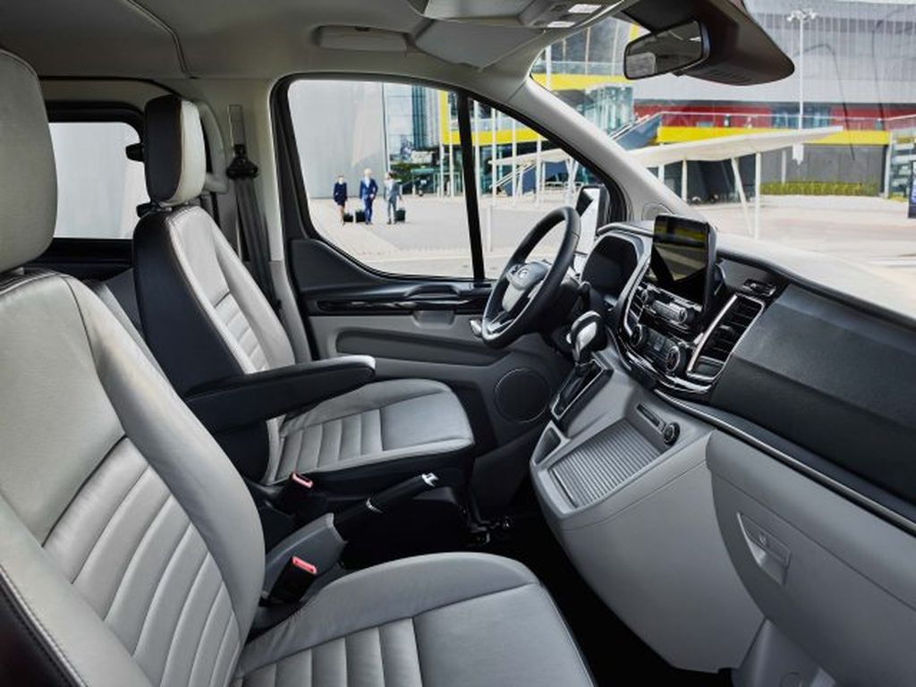 Chuẩn bị ra mắt, Peugeot Traveller và Ford Tourneo có làm Xpander hết "HOT"? a9