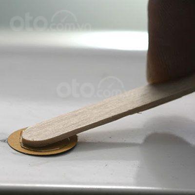 Hướng dẫn sửa xe tróc sơn, ô tô trầy và có rỉ sét tại nhà - Chà đều, nhẹ tay tránh hư hại Hướng dẫn sửa xe tróc sơn, ô tô trầy và có rỉ sét tại nhà - Chà đều, nhẹ tay tránh hư hại