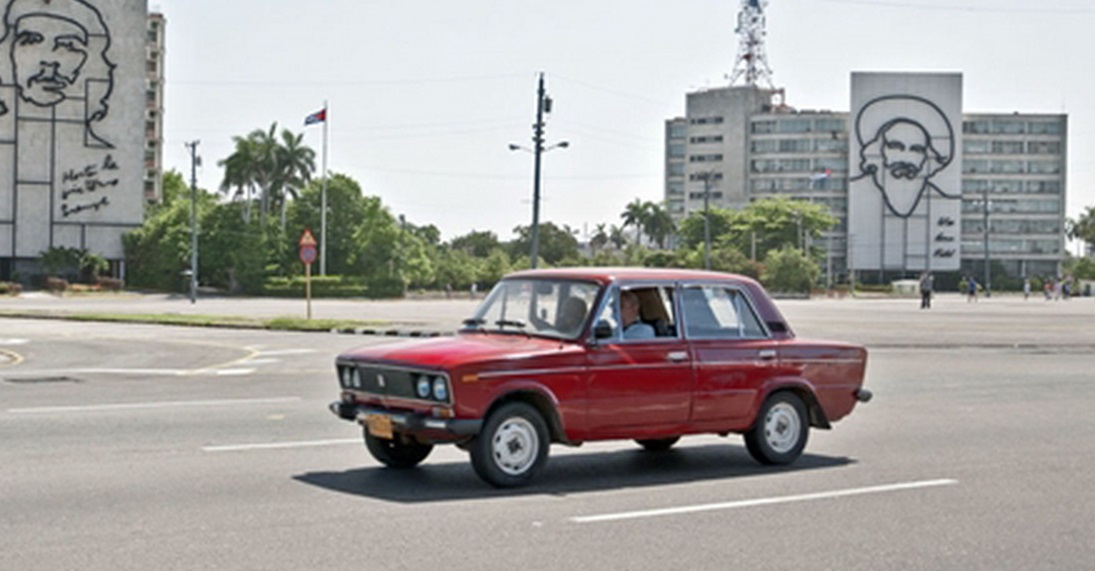 Một chiếc Lada-1600 được sản xuất từ thời Liên Xô cũ...