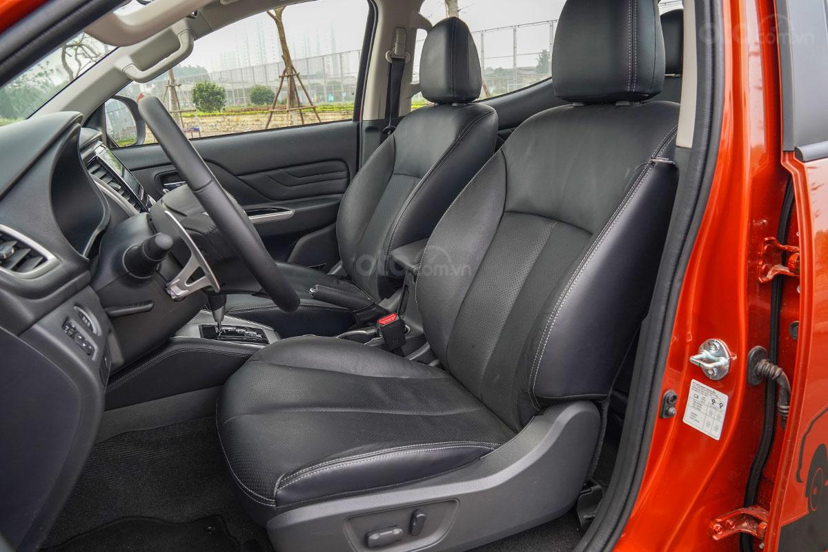Đánh giá xe Mitsubishi Triton 2019 phiên bản 4x4 AT MIVEC: ghế trước