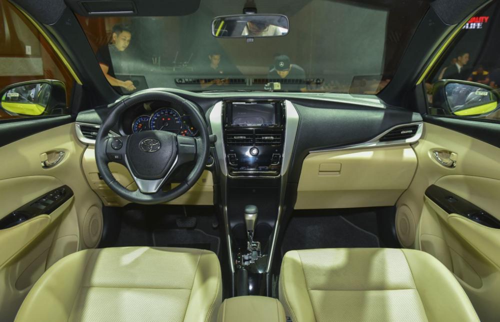 Nội thất Toyota Yaris 2018 đầy đủ và tiện nghi Nội thất Toyota Yaris 2018 đầy đủ và tiện nghi
