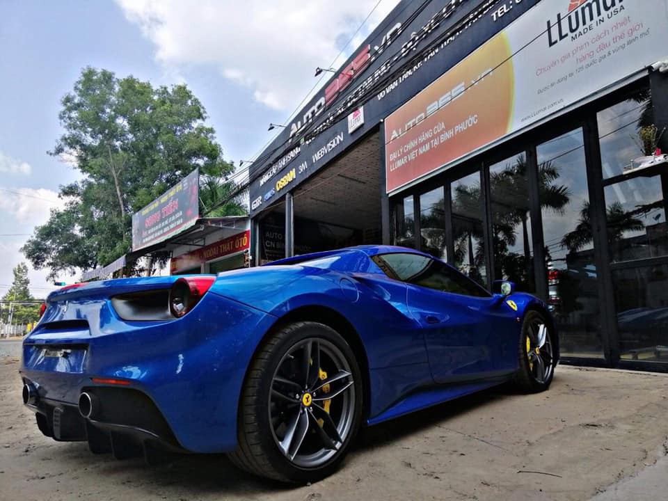 Ferrari 488 Spider độc nhất Việt Nam về tay một đại gia Bình Phước 4 Ferrari 488 Spider độc nhất Việt Nam về tay một đại gia Bình Phướcdfgf