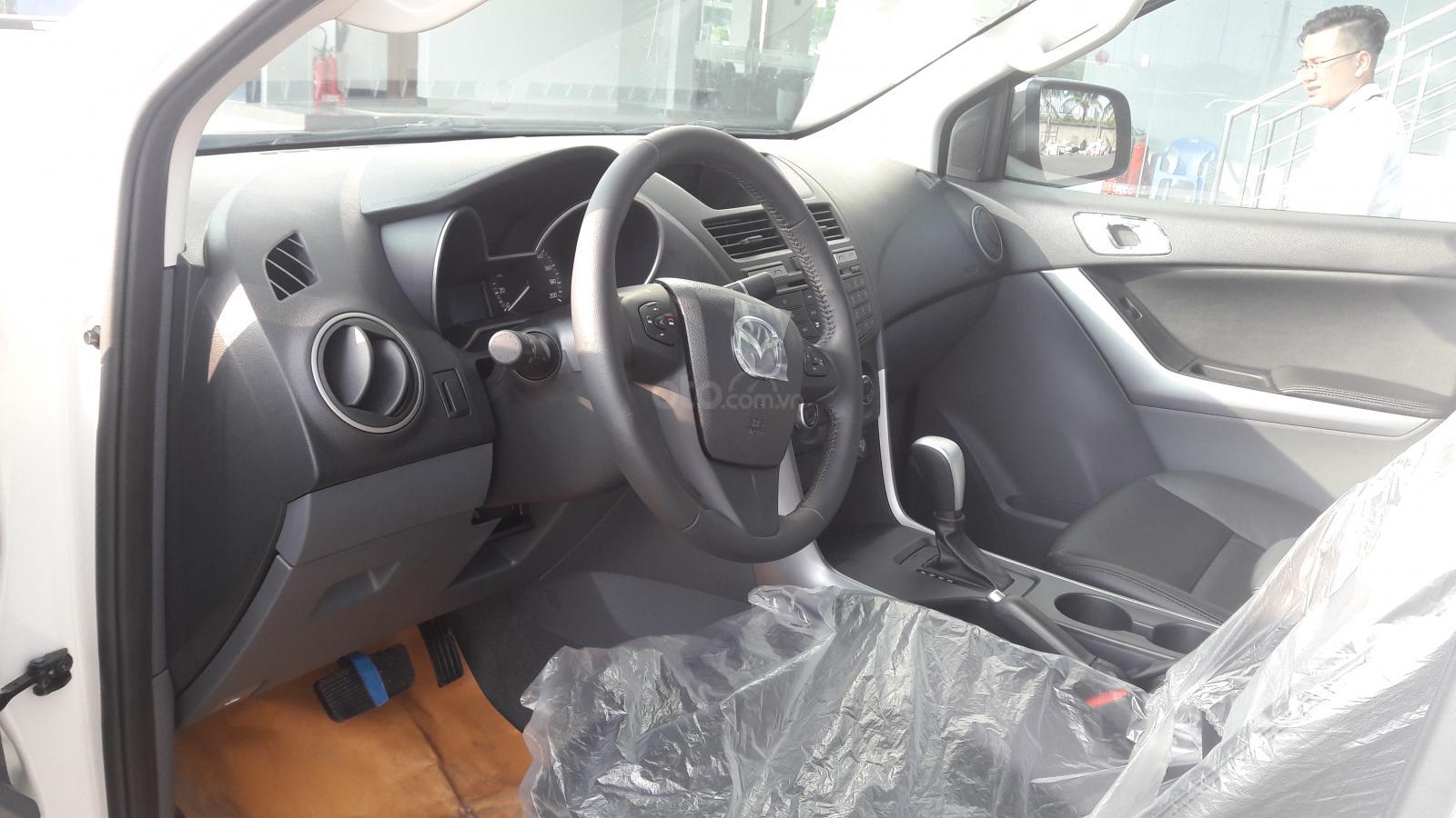 Mua xe Mazda BT-50 trong tháng 4 được tặng lệ phí trước bạ a3