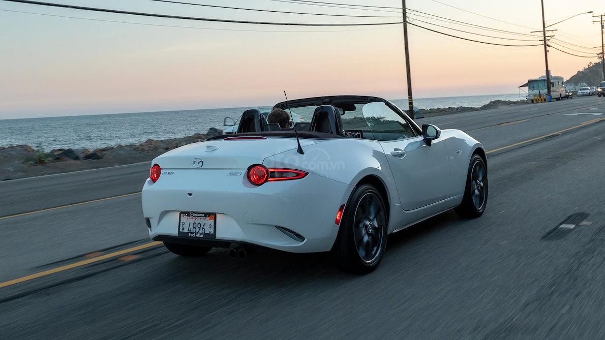 Đánh giá xe Mazda MX-5 2019 về trải nghiệm lái