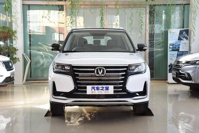 Changan CS95 – SUV Trung Quốc giá chỉ 575 triệu đồng rất “sang chảnh”dsfg