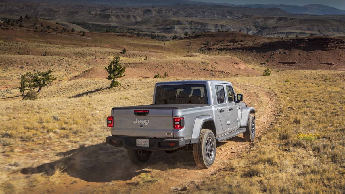 Jeep Gladiator 2020 chuẩn bị được bán ra vào hè năm nay, cạnh tranh với Ford Rangery789