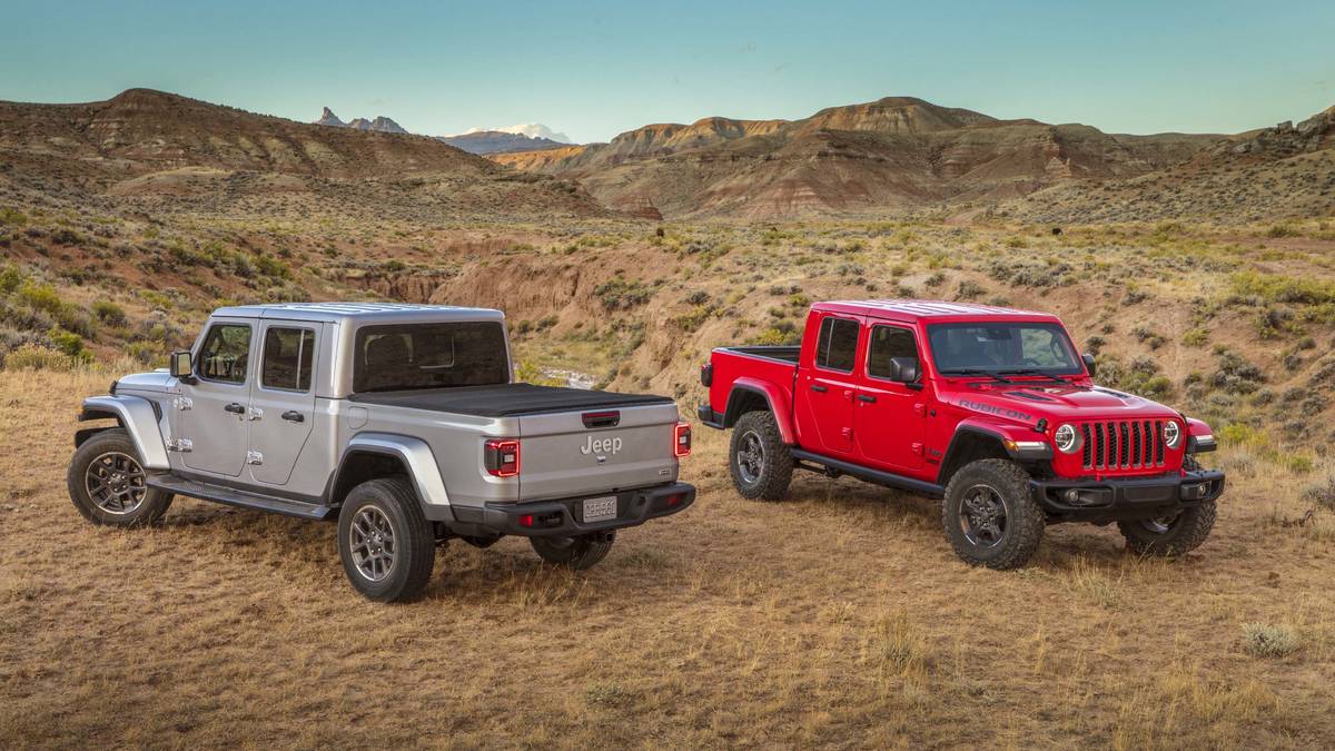 Jeep Gladiator 2020 chuẩn bị được bán ra vào hè năm nay, cạnh tranh với Ford Ranger