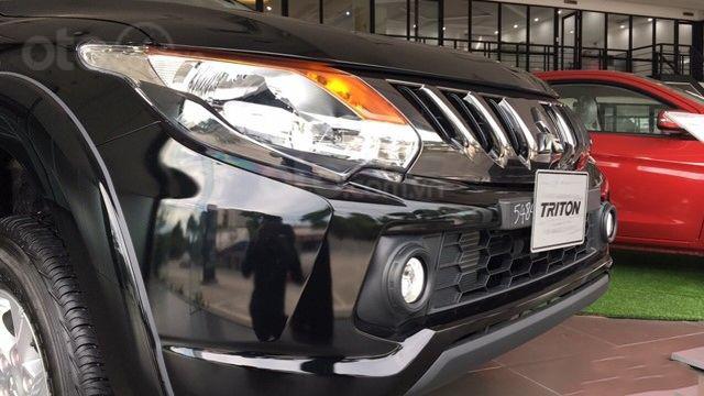 Đánh giá xe Mitsubishi Triton bản 4x2 MT: đèn xe