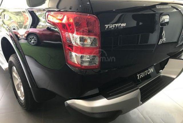 Đánh giá xe Mitsubishi Triton bản 4x2 MT: đuôi xe