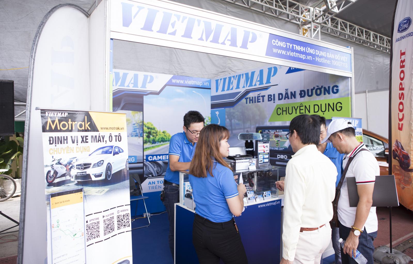 Cận cảnh không khí náo nhiệt ngày đầu tiên tại Hội chợ Oto.com.vn - Ảnh 10 Cận cảnh không khí náo nhiệt ngày đầu tiên tại Hội chợ Oto.com.vn - Ảnh 10.