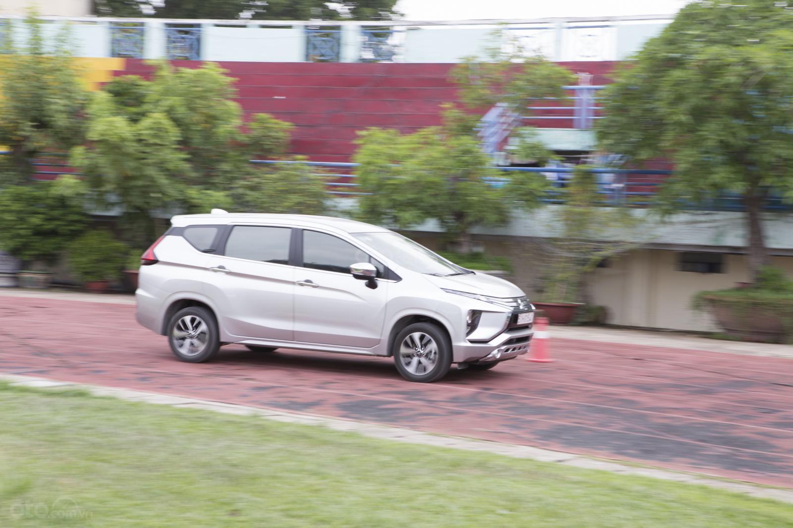 Top xe ô tô được khách hàng săn đón nhất Hội chợ Oto.com.vn 2019: Xpander Khách lái thử Xpander tại Hội chợ Oto.com.vn