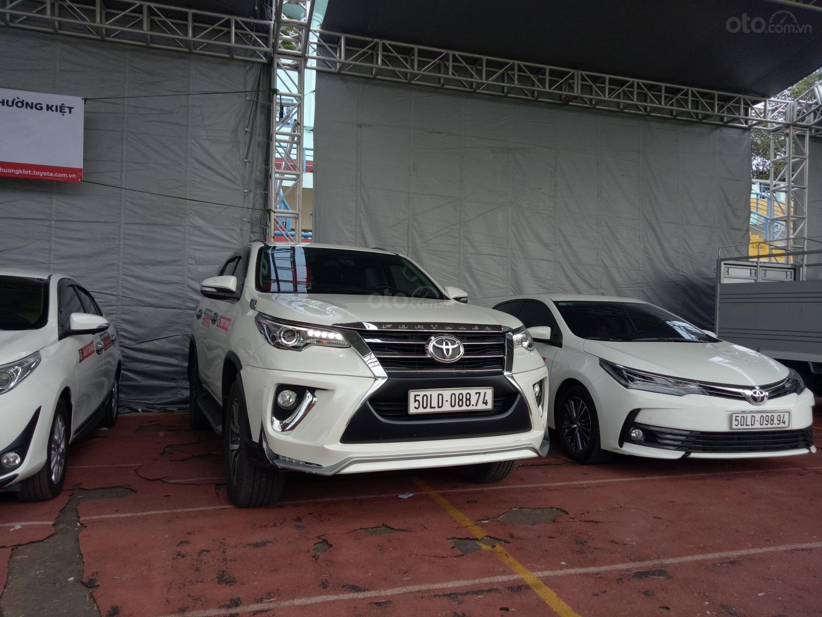 Top xe ô tô được khách hàng săn đón nhất Hội chợ Oto.com.vn 2019: Fortuner Ảnh Toyota Fortuner tại Hội chợ Oto.com.vn 2019