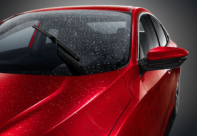 Đánh giá xe Honda Civic 1.5 RS 2019 về thiết kế đầu xe: kính chắn gió.