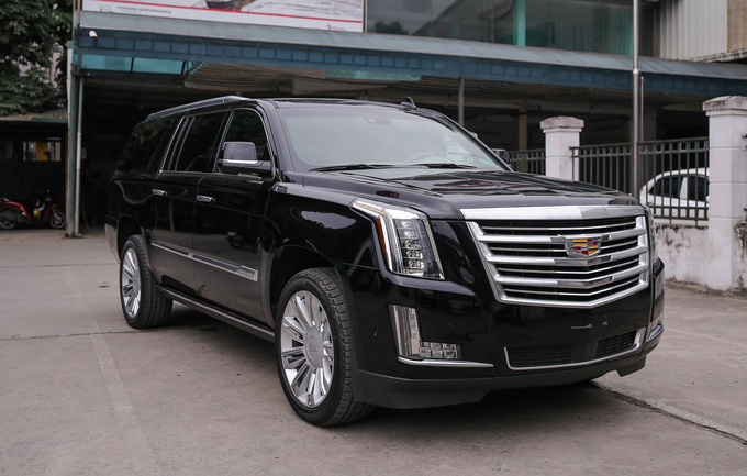 Cadillac Escalade ESV 2019 nhập khẩu tư nhân vào Việt Nam giá hơn 10 tỷ đồng.