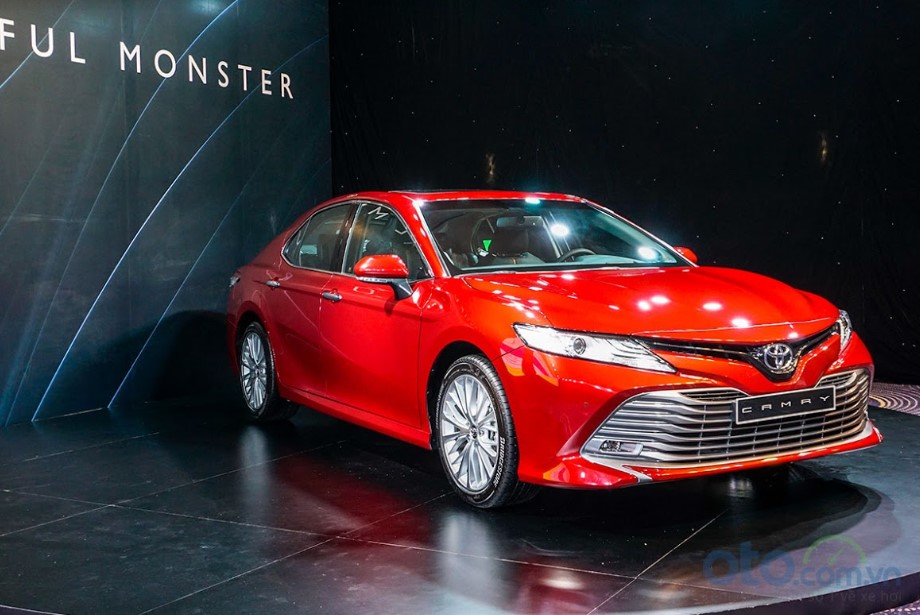 Phân khúc hạng D tại Việt Nam năm 2019: Camry nhập khẩu, Accord thế hệ mới chuẩn bị ra mắt.