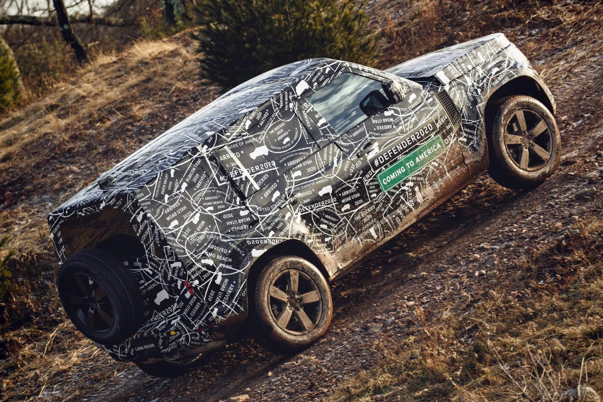 Land Rover Defender 2020 dự kiến ra mắt vào tháng 9 tới Land Rover Defender 2020 leo dốc
