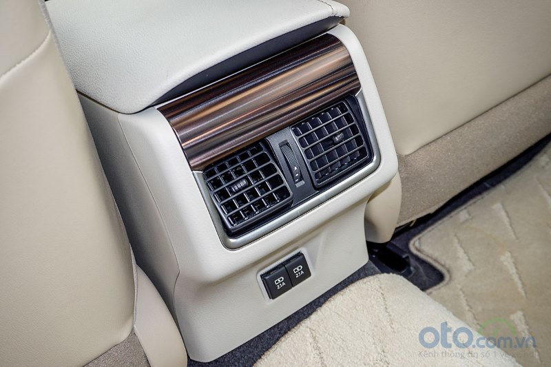 Cận cảnh điều hòa Toyota Camry 2019 bản 2.5Q 