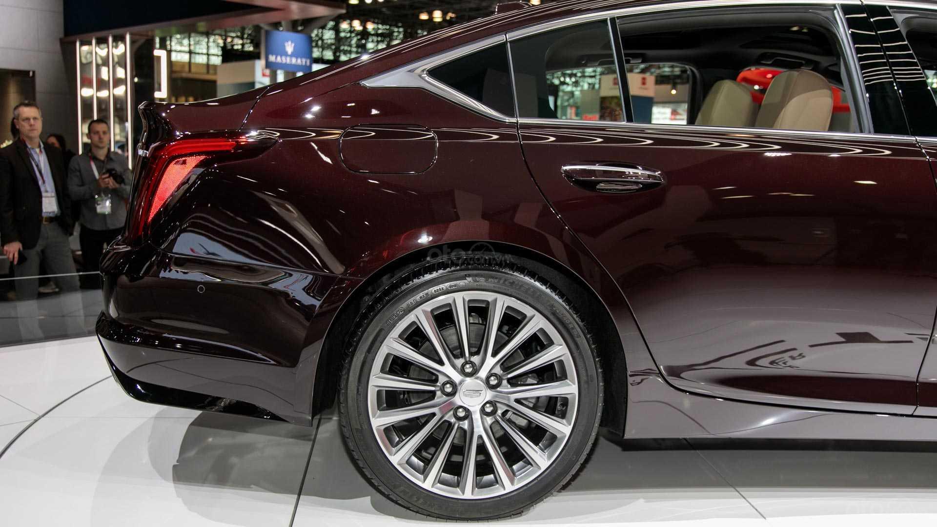 Đánh giá xe Cadillac CT5 2020