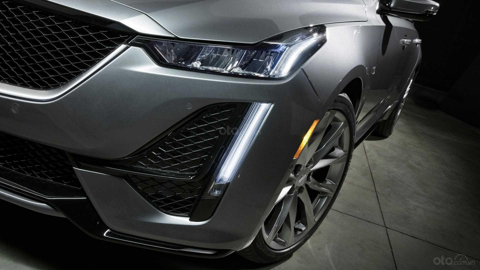 Đánh giá xe Cadillac CT5 2020