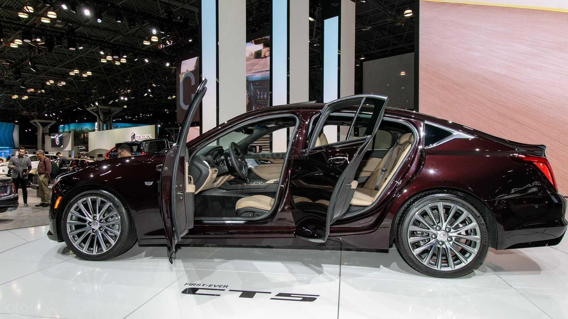 Đánh giá xe Cadillac CT5 2020