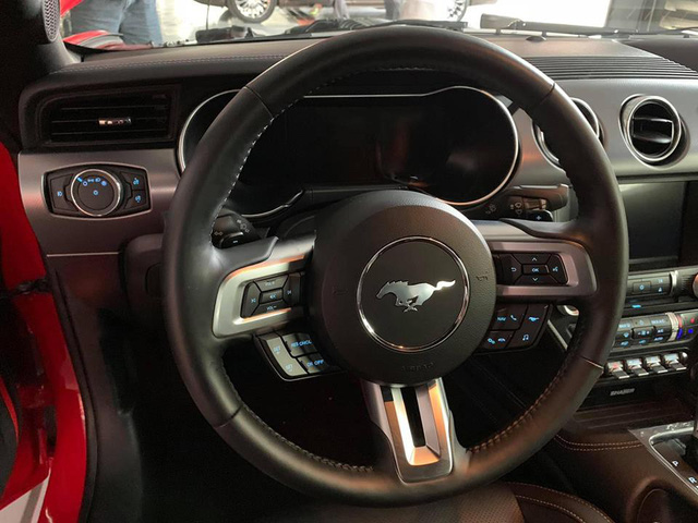 Ford Mustang Hennessey sức mạnh “khủng” cập cảng Sài Gòn, nhanh chóng xuất hiện trên phố 7 Ford Mustang Hennessey sức mạnh “khủng” cập cảng Sài Gòn, nhanh chóng xuất hiện trên phố7a