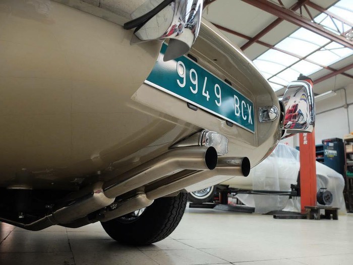 “Đồng nát” Jaguar E-Type 1965 trở lên đẹp long lanh sau khi được phục chế lạisdg