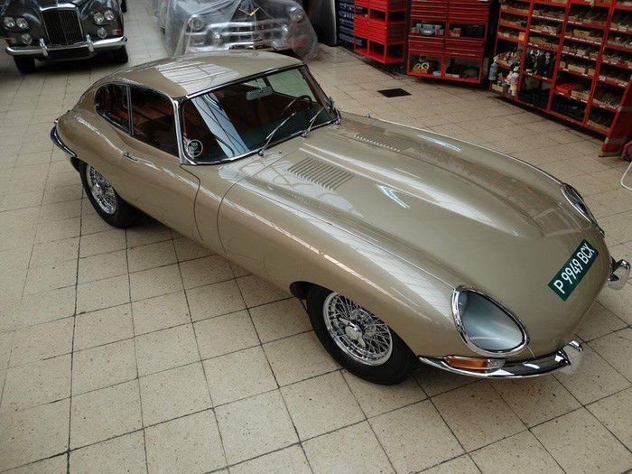 “Đồng nát” Jaguar E-Type 1965 trở lên đẹp long lanh sau khi được phục chế lại13s