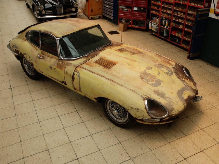 “Đồng nát” Jaguar E-Type 1965 trở lên đẹp long lanh sau khi được phục chế lại12a