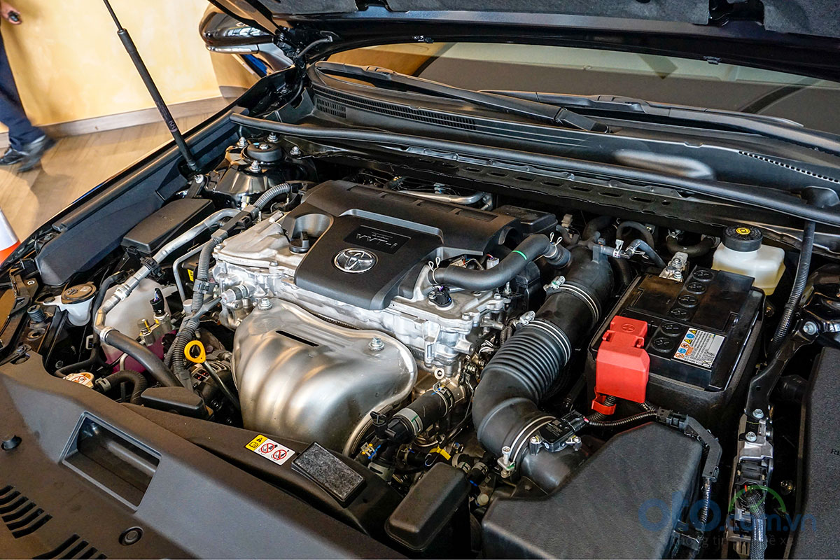 Đánh giá xe Toyota Camry 2019: Động cơ I-4 2.5L công suất 178 mã lực, mô-men xoắn 235 Nm.