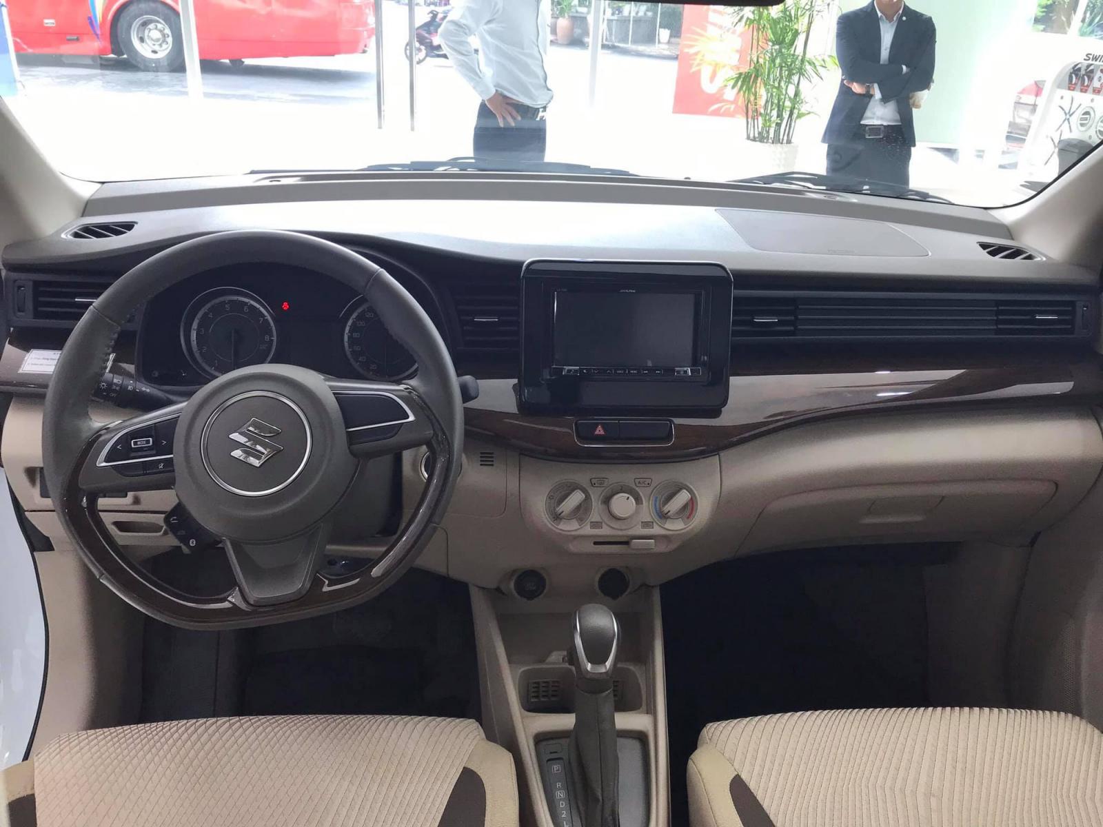 Giá lăn bánh xe Suzuki Ertiga 2019, xe hơi đa dụng rẻ nhất Việt Nam a2