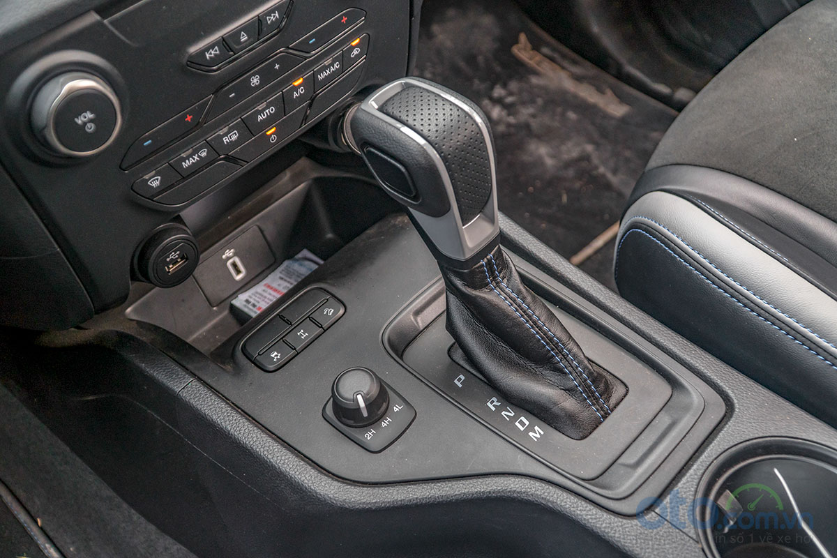 Đánh giá xe Ford Ranger Raptor 2019: hộp số tự động 10 cấp Đánh giá xe Ford Ranger Raptor 2019: hộp số tự động 10 cấp.