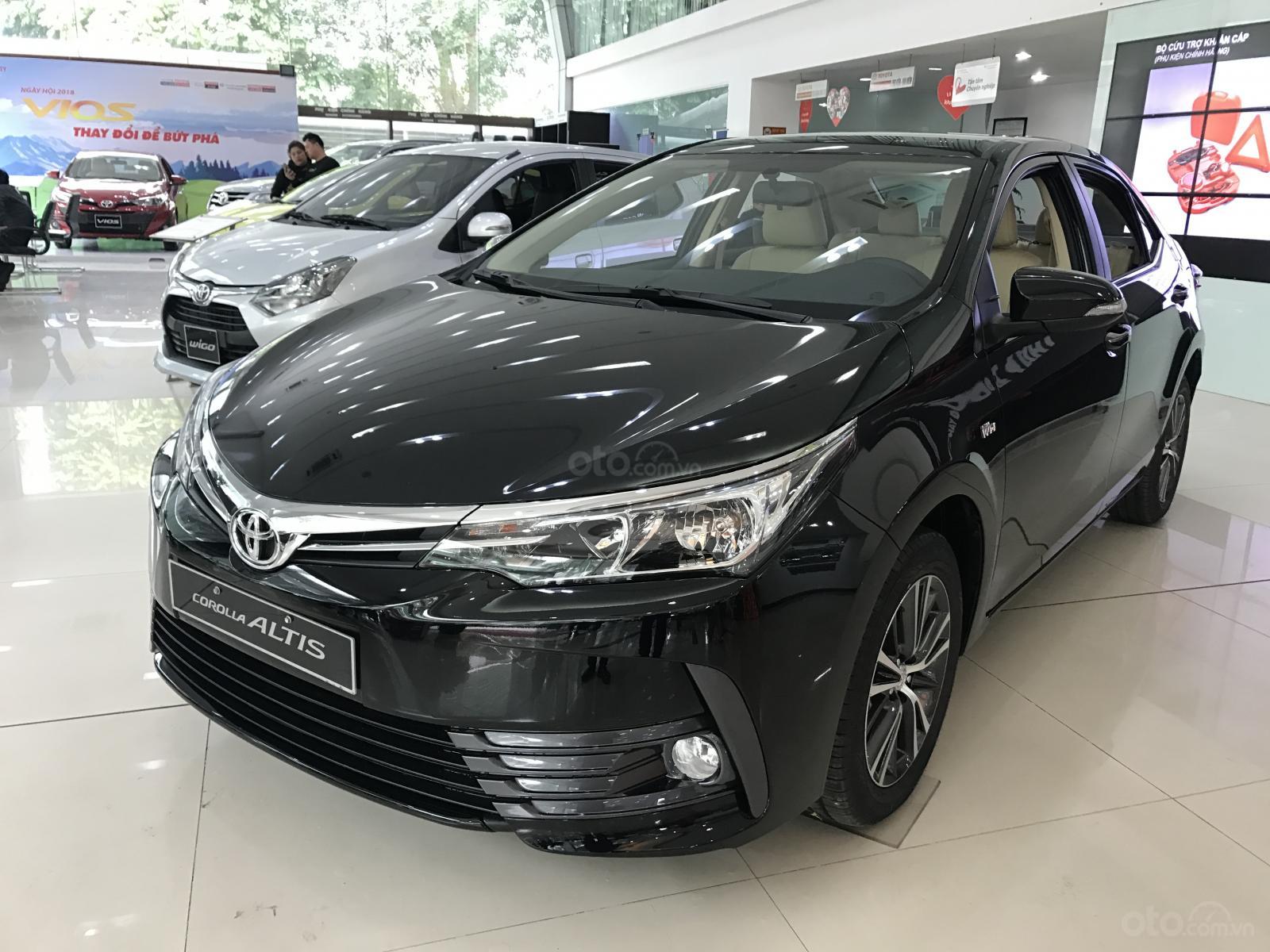Toyota Corolla Altis cũng nằm trong danh sách ưu đãi của đại lý 