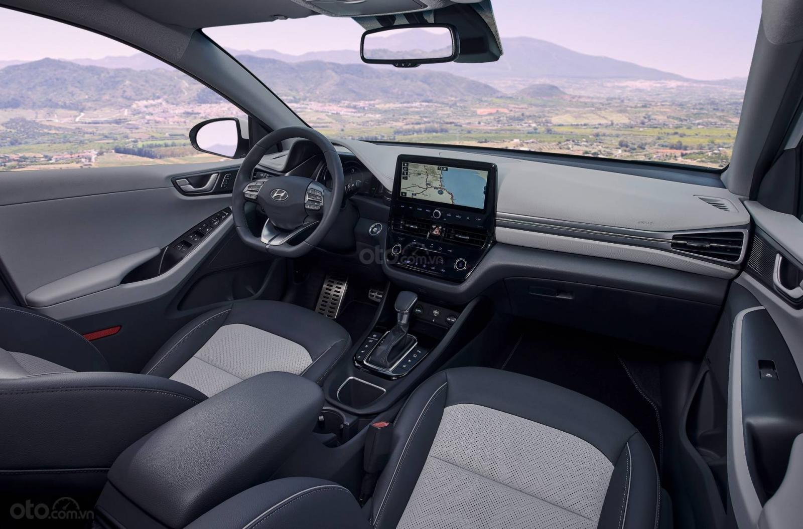 Hyundai Ioniq 2020 tích hợp công nghệ hiện đại
