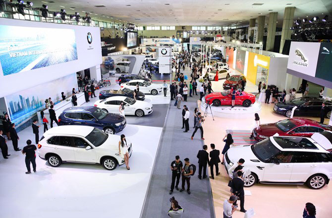 Tuy lượng xe nhập về nhiều nhưng mặt bằng giá vẫn không giảm tại Việt Nam