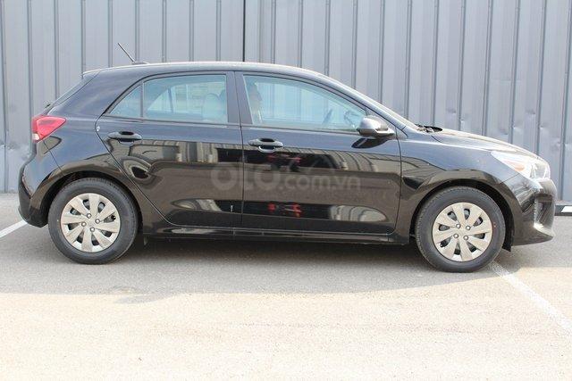 Đánh giá xe Kia Rio ​2019 về thân xe: Vẻ ngoài thể thao, ưng ý