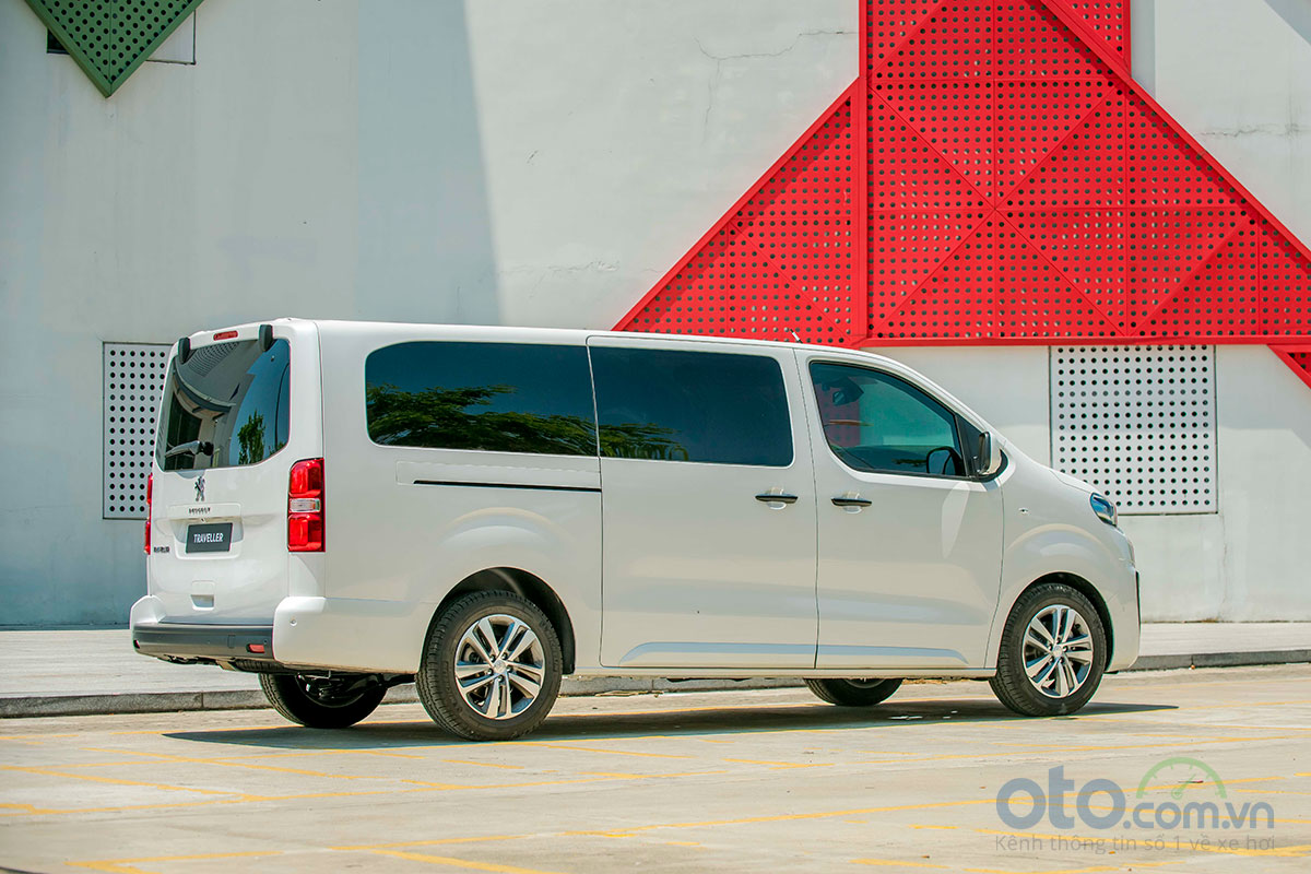 Peugeot Traveller hướng tới đối tượng khách hàng cao cấp.