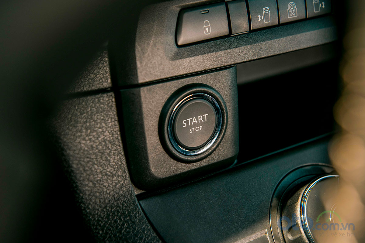 Peugeot Traveller 2019: Nút bấm khởi động.