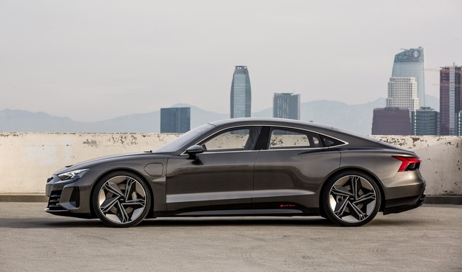 Thiết kế thân xe của Audi e-tron GT...