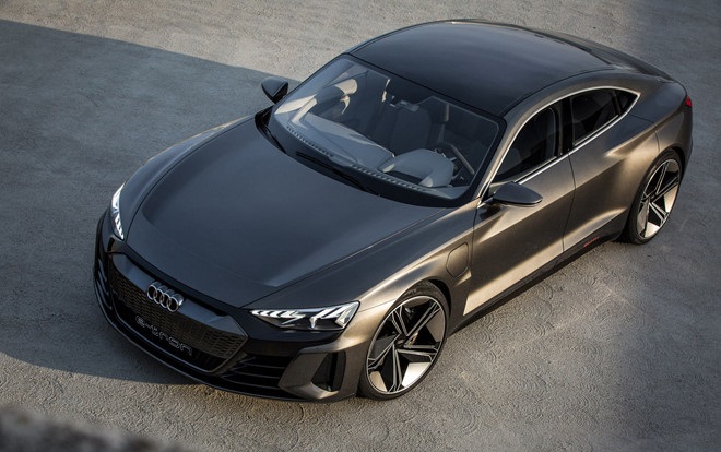 Audi e-tron GT được trang bị công nghệ sạc nhanh...