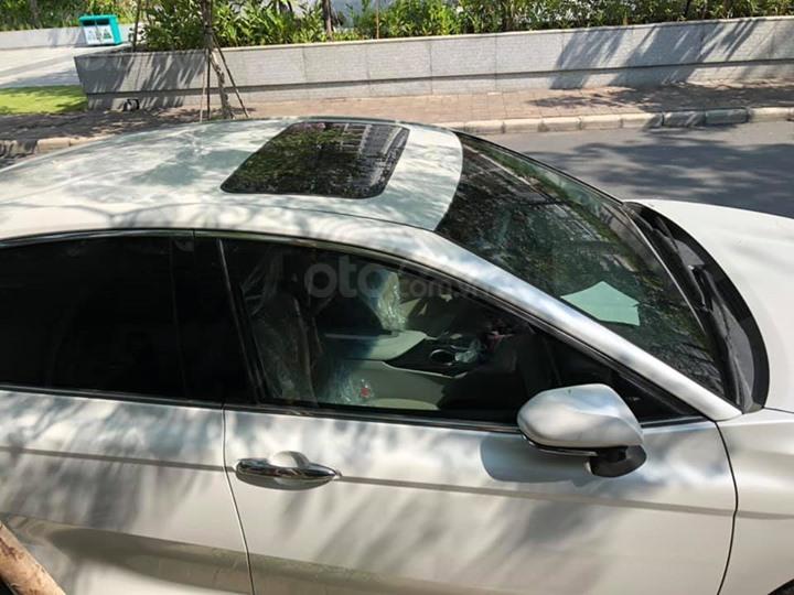 Toyota Camry 2019 chưa đăng kiểm, đi 900km đã rao bán với giá sốc a5