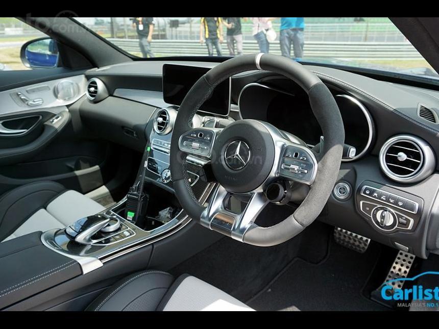 Mercedes-AMG C63S trang bị tân tiến
