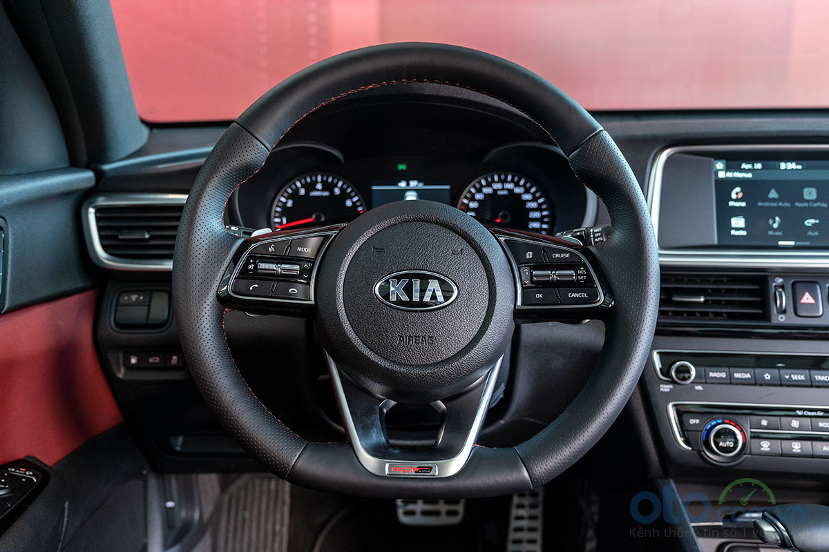 Đánh giá xe Kia Optima 2019: vô lăng Đánh giá xe Kia Optima 2019: vô lăng.